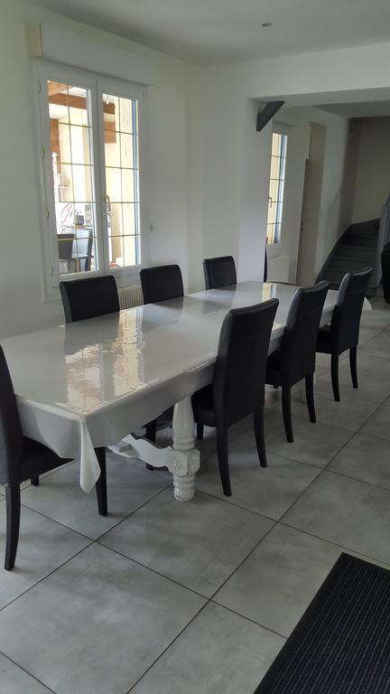 Chambres Individuelles Avec Cuisine Commune Tilloloy Luaran gambar